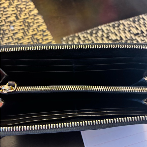 Prada Black Zip Around Wallet - Picture 3 of 4